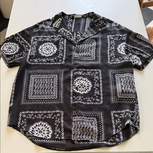 Men's Black and White Bandana Patterned Silku Camp Collar Shirt S